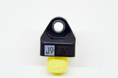 Senzor de impact lateral st&amp;acirc;nga TOYOTA C-HR _X1_ 2020 OEM: 89831-F4030 15794656 foto