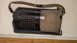 Cumpara ieftin HUSA VECHE DIN PIELE PENTRU RADIO PORTABIL