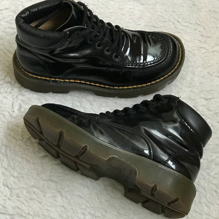 GHETE NEGRE DAMA PIELE NATURALA LACUITA ORIGINALE Dr. Martens BOCANCI UNISEX LAC