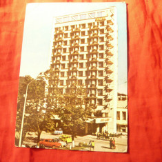 Ilustrata Campulung Moldovenesc Hotel Zimbrul , circulat 1976 pliuri colt