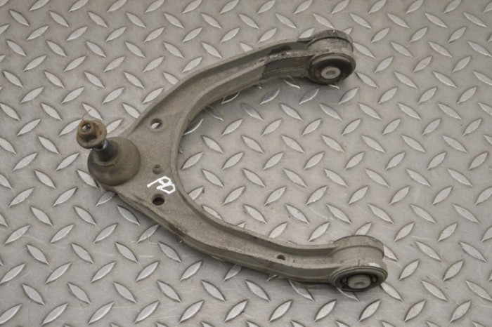 Braț superior dreapta față VW TOUAREG 7LA, 7L6, 7L7 2009 17738200