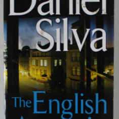 THE ENGLISH ASSASSIN by DANIEL SILVA , 2003 , COPERTA CU URME DE INDOIRE