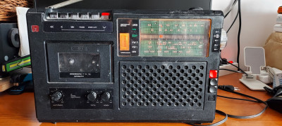 RADIOCASETOFON STERN R4100 , FUNCTIONEAZA DOAR RADIO . foto