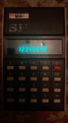 CALCULATOR DE BUZUNAR DE COLECTIE ,,SHARP&amp;#039;&amp;#039;anii&amp;#039;70/stare buna de functionare ! foto