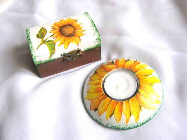 set cadou , model floarea soarelui cutie si suport lumanare 25428