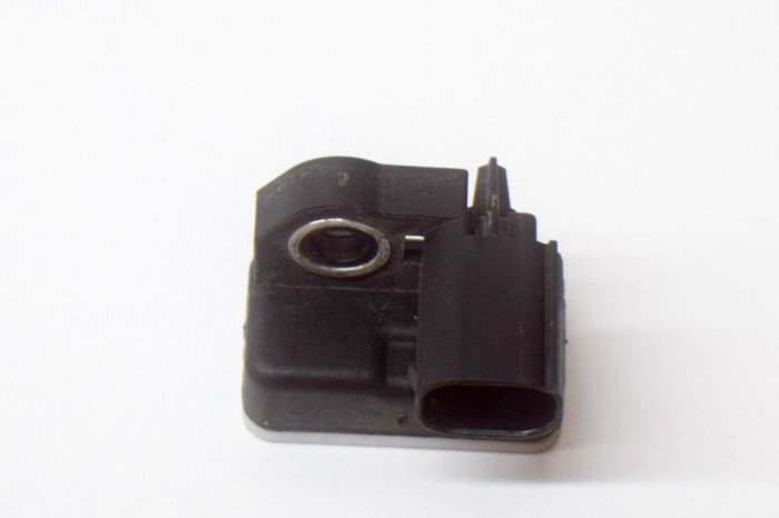 Senzor de accelerație MERCEDES-BENZ CLA Coupe C117 2016 OEM: A0055421218,101711-02213 13521672