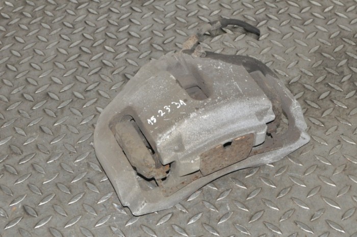 Etrier de fr&acirc;nă dreapta față BMW 7 F01, F02 2014 OEM: Sedan | 11771890