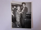 Fotografie dimensiune CP cu bărbat și femeie dans&acirc;nd