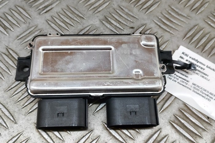 Unitate de control pompa de combustibil MERCEDES-BENZ SPRINTER 907/910 2020 OEM: A0009008214 30570707