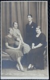 Fotografie tip Carte Postala, Trei femei si un barbat, perioada interbelica
