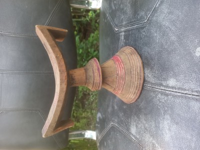 Headrest sau suport din lemn african pentru odihna foto