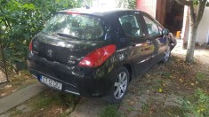 Peugeot 308 avariat foto