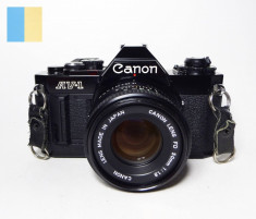 Canon AV-1 cu obiectiv Canon 50mm f/1.8 montura Canon FD foto