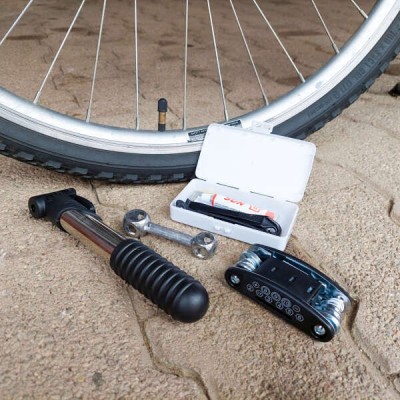 Set 15 &amp;icirc;n 1 de instrumente pentru repararea bicicletei Ractorch foto