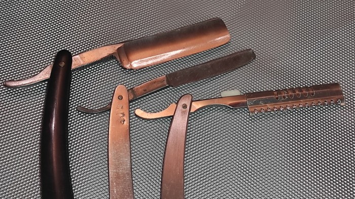 3 briciuri brici pt. barbierit