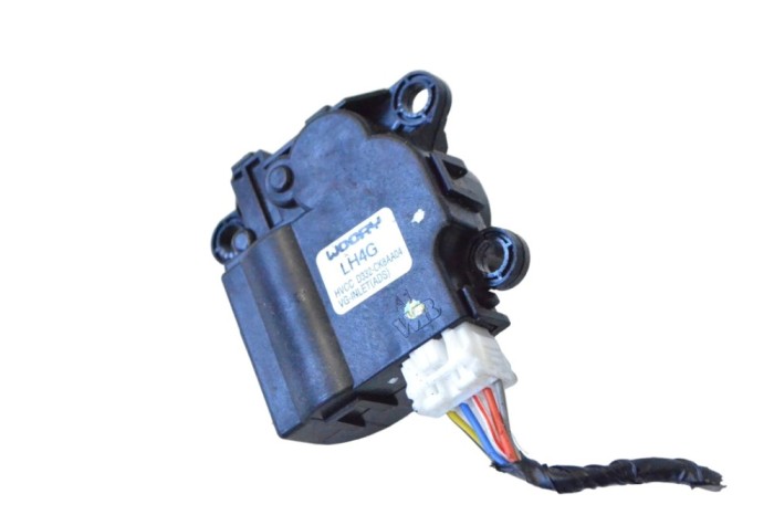 Motoras clapetă aeroterma TESLA MODEL S 2017 OEM: D332-CK8AA04 21848038