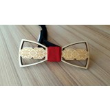 Papion din lemn gravat cu motiv traditional W01