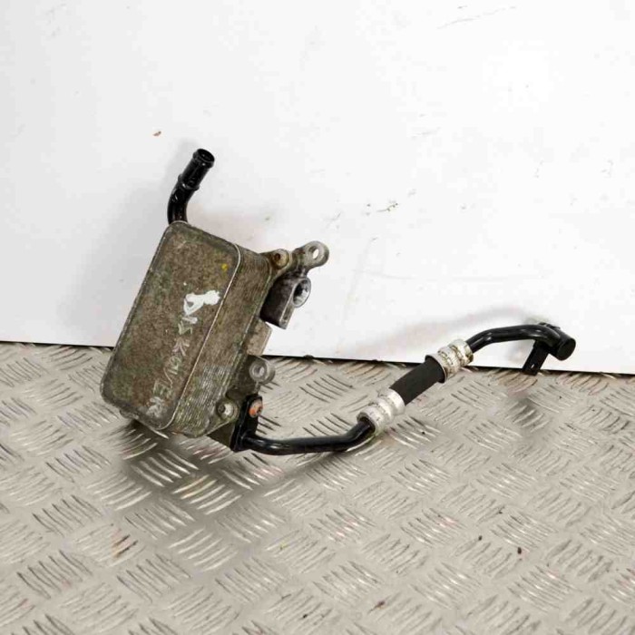 Răcitor de ulei VW TOUAREG 7P5 2011 OEM: 7P0317824