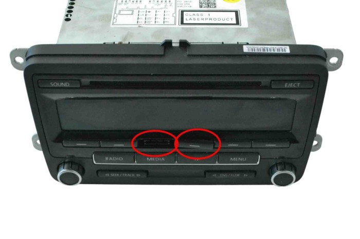 Unitate radio CD VW PASSAT Variant B7 365 2012 OEM: 1K0035186AQ,8157642272360