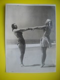 HOPCT 545 M - FOTOGRAFIE VECHE-D= 18 / 13 CM -MODA LA PLAJA -MODA IN LUME-SUA -1947-FOTO NEW YORK TIMES PHOTOS 1947