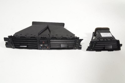 Gura de ventilație planșa de bord BMW 3 Cabrio E93 2006 OEM: 9151176,9151171 3316157 foto