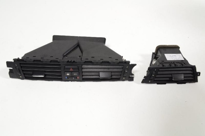 Gura de ventilație planșa de bord BMW 3 Cabrio E93 2006 OEM: 9151176,9151171 3316157