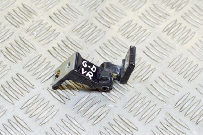 Balama ușă dreapta spate VW TOUAREG 7P5 2012 OEM: 8K0831402A 11751573