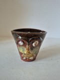 Buzunar de perete din ceramică (vază/ghiveci suspendat) cu chip, lucrat manual, 9 cm inaltime