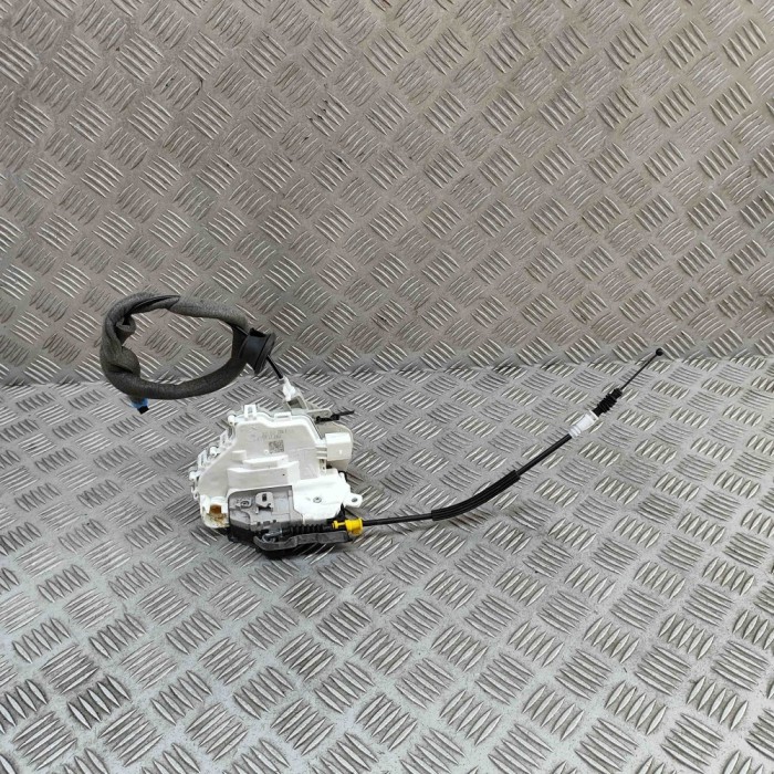 &Icirc;ncuietoare ușă dreapta față AUDI A1 8X1, 8XK 2015 OEM: 8J2837016E 31647847