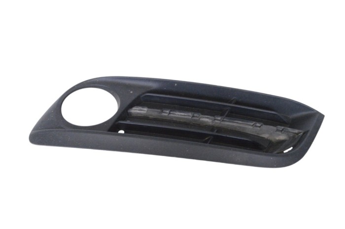 Grila st&acirc;nga față BMW 5 F10 2015 OEM: 7342411 18340108