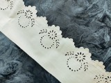 Broderie albă vintage deosebită