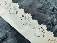 Broderie albă vintage deosebită