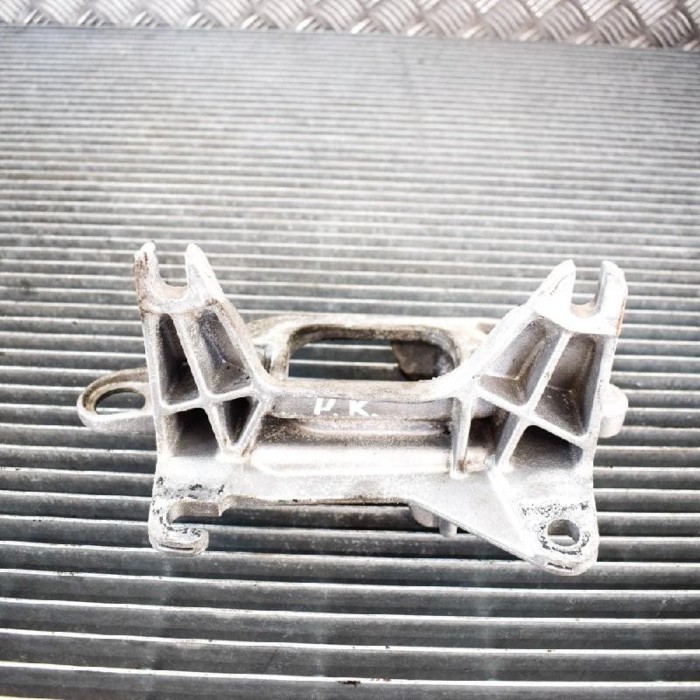 Suport cutie de viteze NISSAN QASHQAI II J11, J11_ 2016 OEM: 112221641R | 3353746
