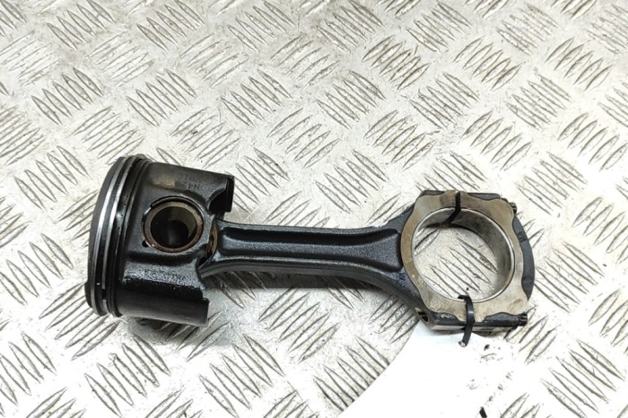 Piston MERCEDES-BENZ SPRINTER 3,5-t Van 907, 910 2022 OEM: A6540307000,A6540302900 31219681