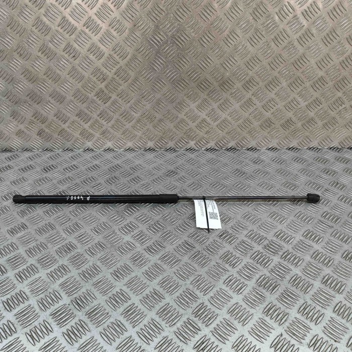 Amortizor capota dreapta față VW PASSAT Variant B8 3G5 2016 OEM: 3G0823359A 28330192