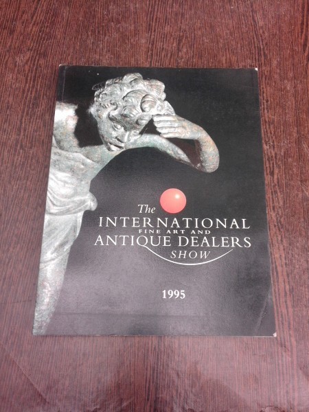 The International fine Art and Antique Dealers show, 1995 (text in limba engleza)