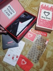 Husa iPhone 8 plus nefolosita de la mobilfox, cutie ?i folie si sticker mobilfox foto