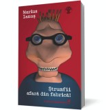 Strumfii afara din fabrica! (Contine CD), cartea romaneasca