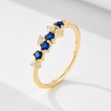 Cumpara ieftin Inel din Argint 925 Aurit cu Cristale Zirconia Albastre si Albe in Cluster, Model Asimetric Elegant