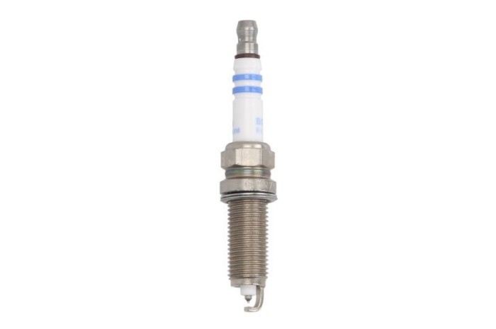 Bujie RENAULT SCENIC III (JZ0/1) (2009 - 2016) BOSCH 0 242 135 524