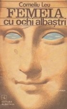 Femeia cu ochi albastri foto