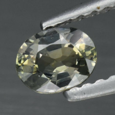 ~ ~ SAFIR NATURAL GALBEN-VERDE SUPERB - 0,46 ct. Certificat de Autenticitate ! !