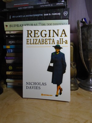 NICHOLAS DAVIES - REGINA ELISABETA A II-A * foto