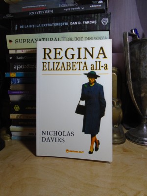 NICHOLAS DAVIES - REGINA ELISABETA A II-A # foto