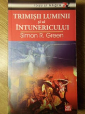 TRIMISII LUMINII SI AI INTUNERICULUI-SIMON R. GREEN foto