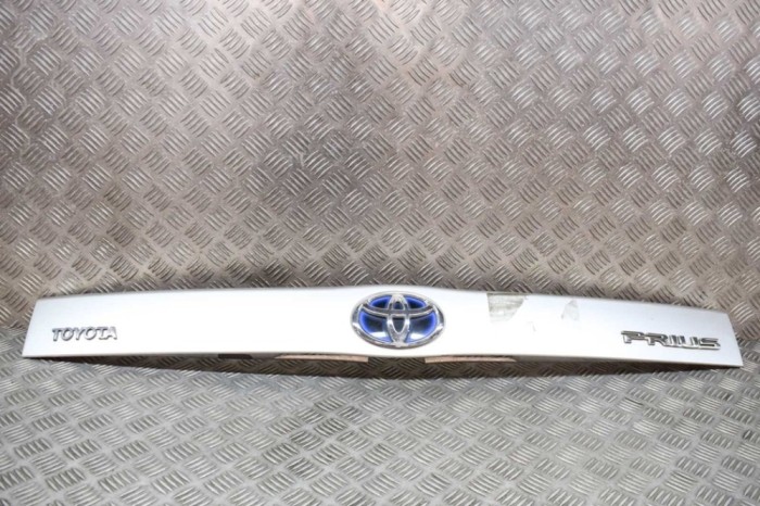 Ornament lampa număr de &icirc;nmatriculare TOYOTA PRIUS _W3_ 2011 OEM: 76811-0Q900,76801-0Q900,76801-47070,76811-47070 | 17885657