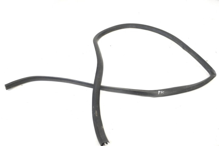 Garnitura ușă st&acirc;nga față SUZUKI GRAND VITARA II JT, TE, TD 2009 12051732