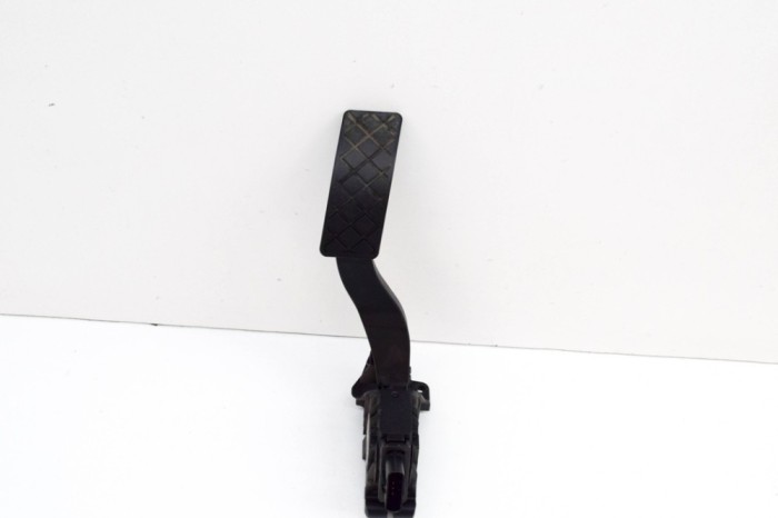 Pedala de accelerație VW PASSAT B8 3G2 2015 OEM: 5Q1723503H,6PV010621 | 20413901