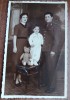 QW18 67 - Fotografie foarte veche - militar cu familia - an 1940, Alb-Negru, Romania 1900 - 1950
