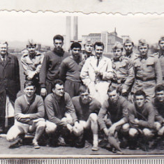 bnk foto Echipa ce volei ASA Ploiesti - anii `60 - la Doicesti